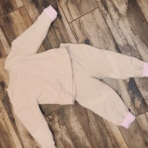 Nike Kids Cream Sweatshirt and Pants Set 4t